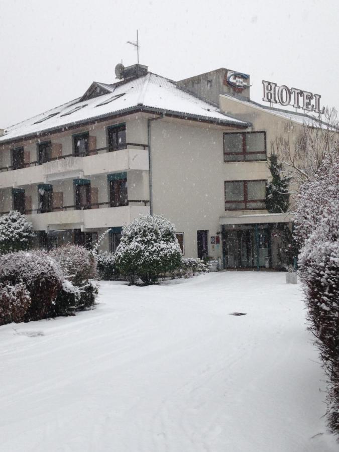 Hôtel 4C Cluses Buitenkant foto